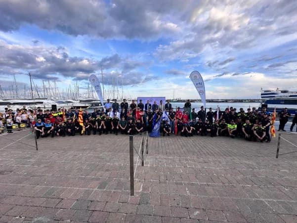 Seleccions participants reunides al port